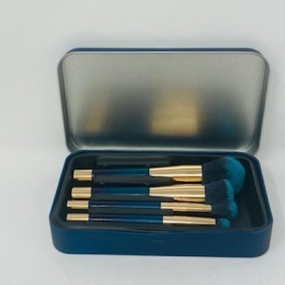 Makeup Travel Brush Set w Travel Tin- 4 essential Makeup brushes NEW in Box - Picture 5 of 5